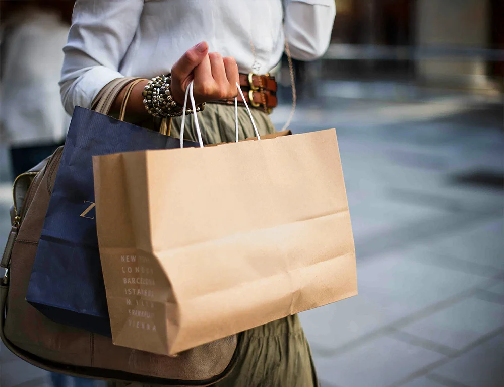 custom shopping paper bags for stores and exhibitions in UAE